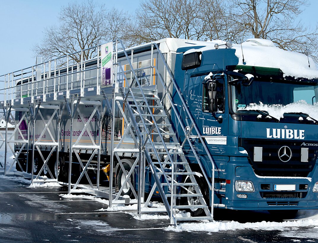 Safety on the road: Truck drivers can free their vehicles from snow and ice with the help of de-icing equipment from Günzburg. | © MUNK GmbH